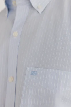 Camisa riscas que não pode ser passada a ferro + resistente a manchas