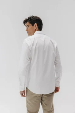 Camisa social de popelina elástica
