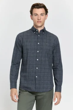 Camisa xadrez com caimento relaxado