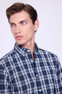 Camisa xadrez com caimento relaxado