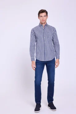 Camisa xadrez com caimento relaxado
