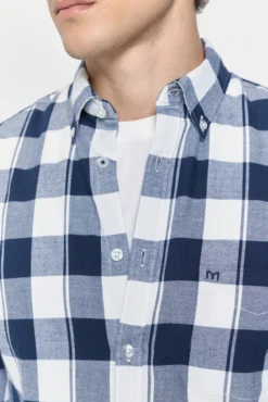 Camisa xadrez com caimento relaxado