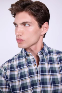 Camisa xadrez com caimento relaxado