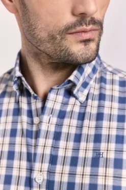 Camisa xadrez com caimento relaxado