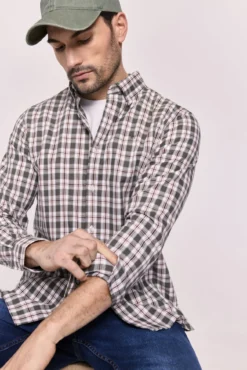 Camisa xadrez com caimento relaxado