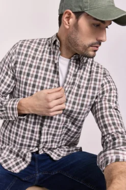 Camisa xadrez com caimento relaxado