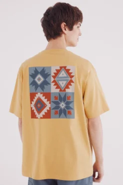 Camisa xadrez nativa