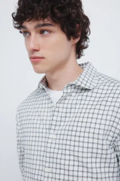 Camisa xadrez pequena