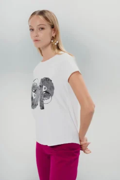 Camiseta Branca Vibrante