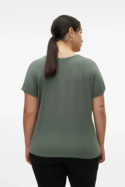 Camiseta básica com gola bico size