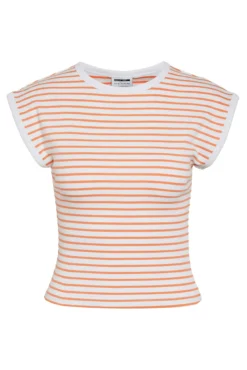 Camiseta com gola e manga contrastantes