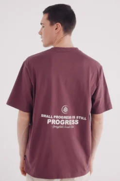 Camiseta com logo do clube Springfield