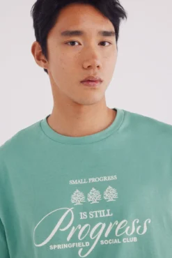 Camiseta com o logo do Progress