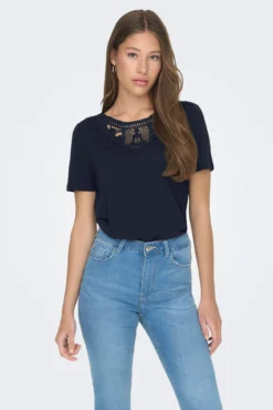 Camiseta de renda renda manga curta