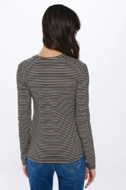 Camiseta justa riscas em lurex