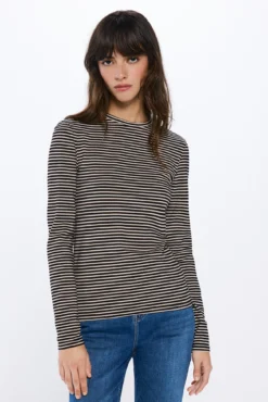 Camiseta justa riscas em lurex