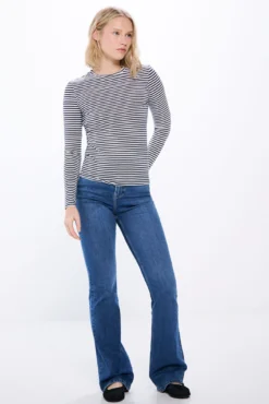 Camiseta justa riscas em lurex