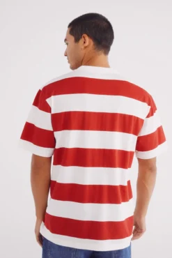 Camiseta listrada vermelha larga