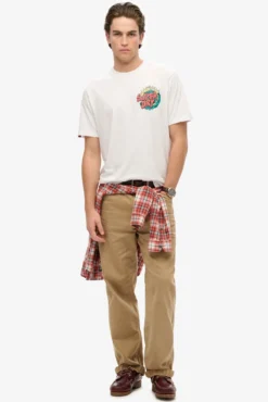 Camiseta solta narrativa ao ar livre