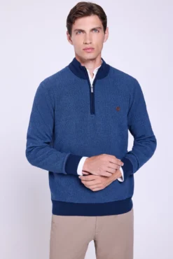 Camisola básica com meio fecho