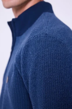 Camisola básica com meio fecho