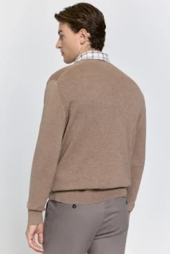 Camisola básico com gola em V