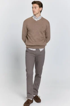 Camisola básico com gola em V