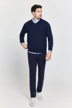 Camisola básico com gola em V