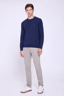 Camisola básico de gola redonda