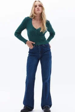 Camisola com detalhe de fecho