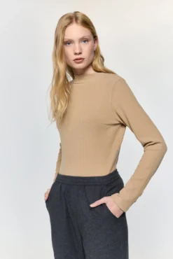 Camisola com efeito veludo cotelê de soft touch
