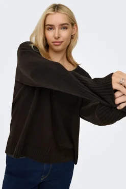 camisola com gola em V