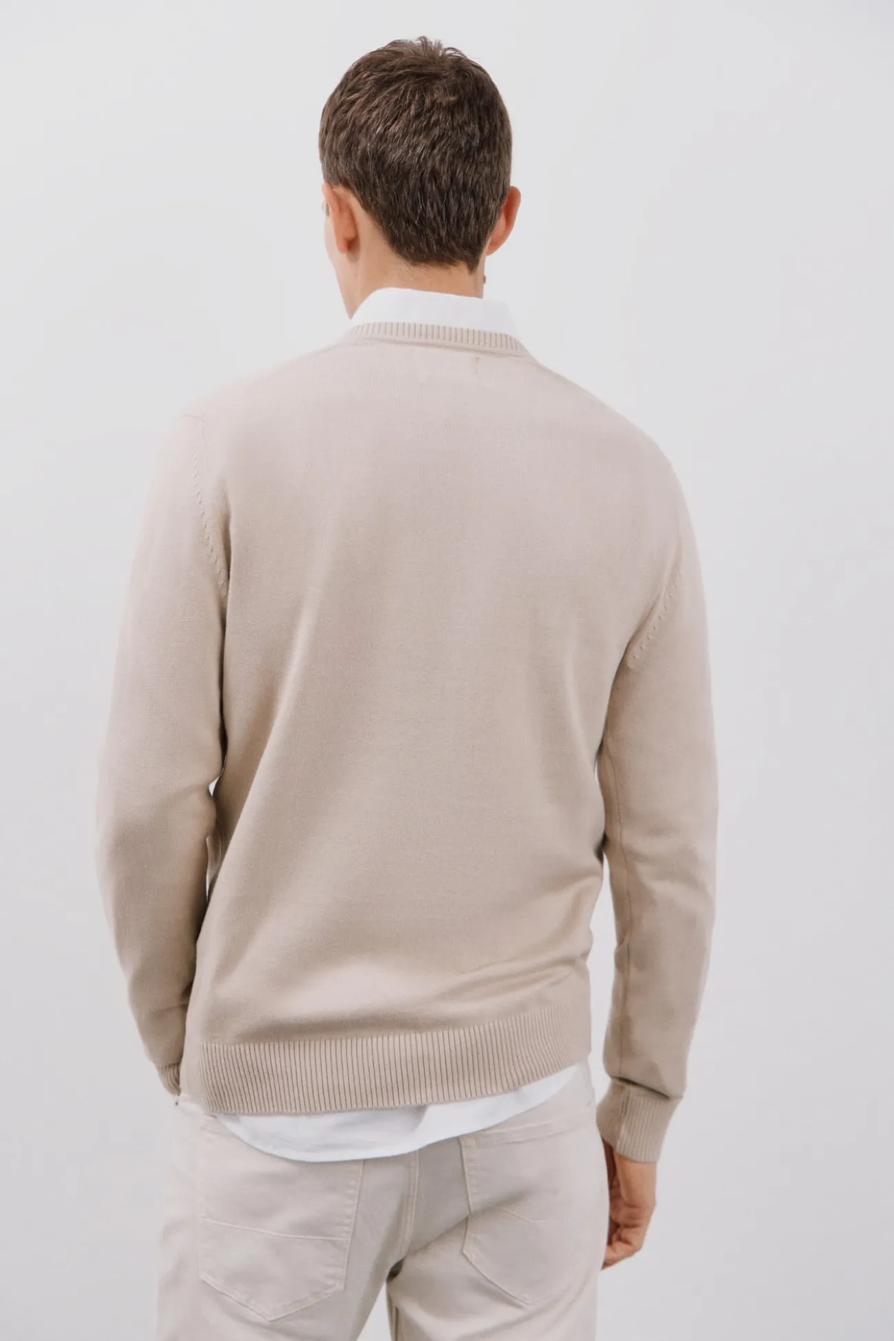 Camisola de algodão com gola em bico básica
