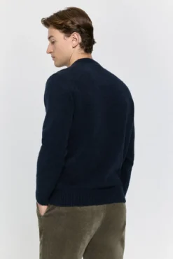 Camisola de gola caixa com corte regular