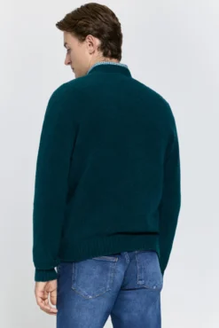 Camisola de gola caixa com corte regular