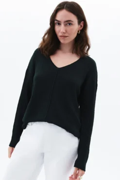 Camisola de gola em bico