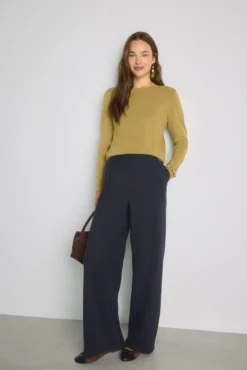 Camisola de gola redonda com estrutura