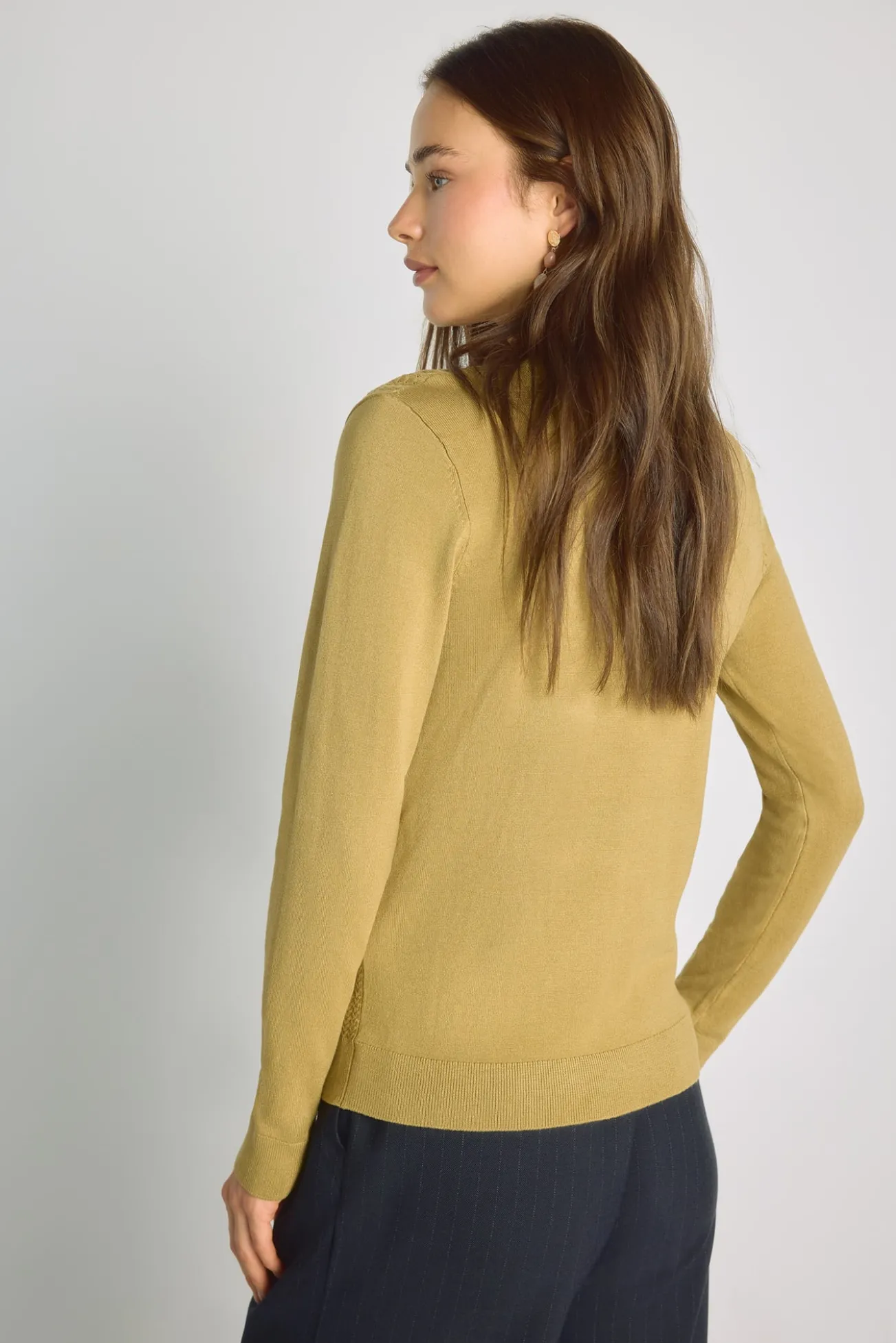 Camisola de gola redonda com estrutura