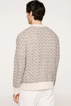 Camisola de lã com gola caixa
