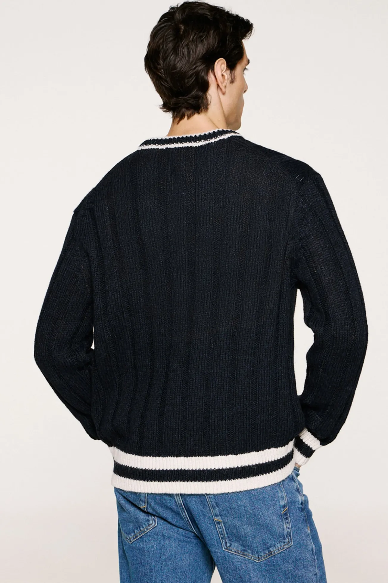 Camisola de lã e alpaca com gola em V