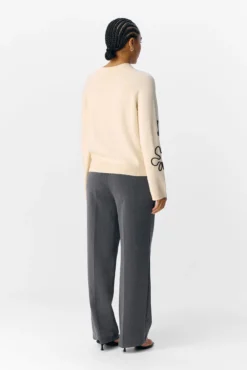 Camisola de malha bordado com flores