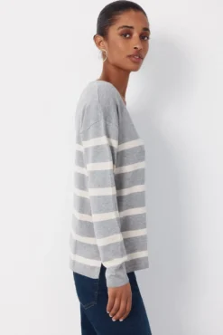 Camisola de malha decote bico