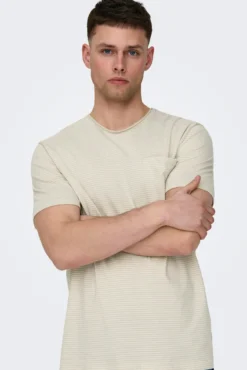 Camisola de manga curta com bolso