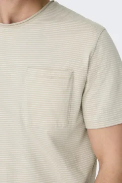 Camisola de manga curta com bolso