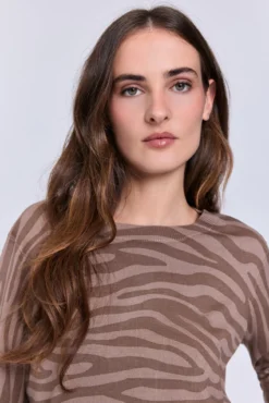 Camisola estampada gola redonda