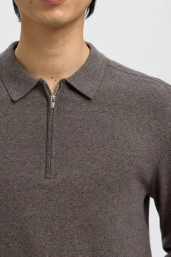 Camisola polo 100% algodão com meia fecho-éclair .
