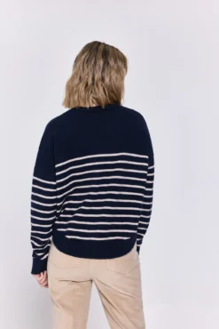 Camisola riscas com baixo arredondada