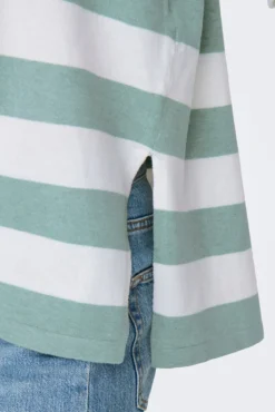 Camisola às riscas