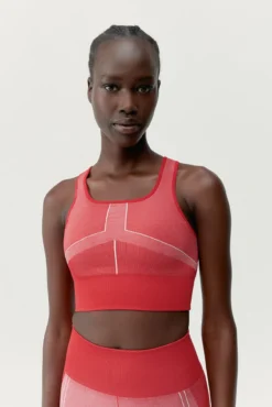 Cara sports top