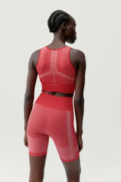 Cara sports top
